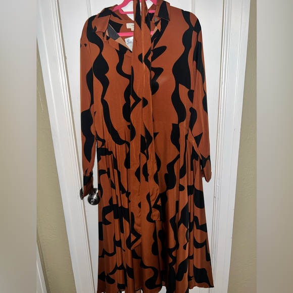 Entro Brown+Black Maxi Long-Sleeve Dress. Size medium. NWT, bought from Sage - Picture 2 of 5